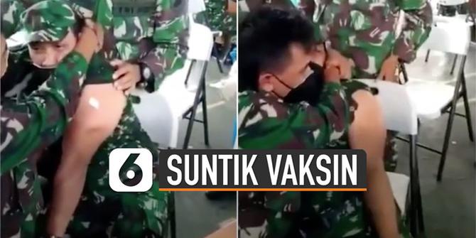 VIDEO: Kocak, Anggota TNI Menjerit Saat Diusap Kapas Sebelum Suntik Vaksin