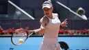 Petenis Romania, Simona Halep beraksi saat melawan petenis Republik Ceska, Karolina Pliskova pada ajang WTA Madrid Open di Caja Magica, Madrid, (10/5/2018). (AFP/Javier Soriano)