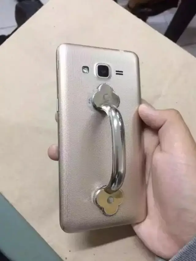 Penggunaan Barang Lucu
