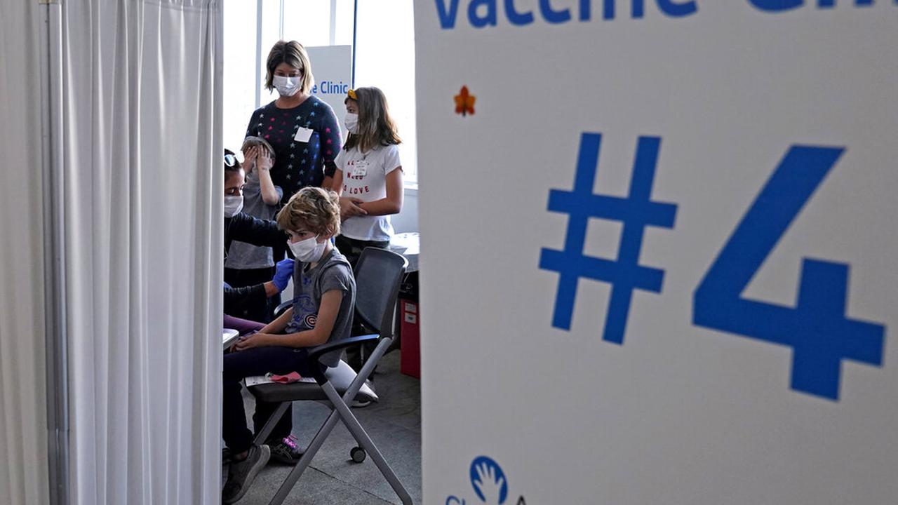 FOTO: Vaksinasi COVID-19 untuk Anak-Anak