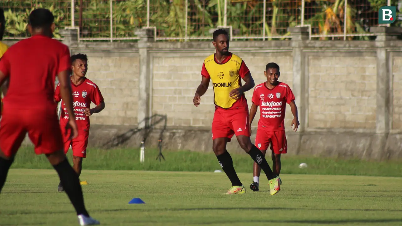 Bek Bali United, Wellington Carvalho.