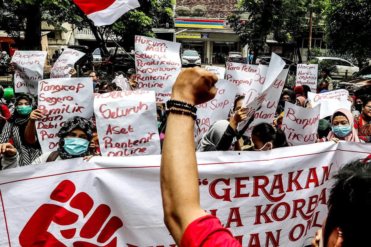 Korban Pinjaman Online Gelar Aksi Tuntut Keadilan