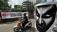Pegiat anti korupsi meminta kepada KPK untuk segera menuntaskan kasus korupsi yang telah lama terjadi seperti BLBI dan Century, Jakarta, Selasa (9/12/2014). (Liputan6.com/Miftahul Hayat)