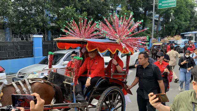 Pendaftaran Bakal Caleg PDI Perjuangan diiringi dengan parade kebudayaan yang digelar dari Kantor PDIP, hingga ke Kantor KPU di Jalan Imam Bonjol, Menteng Jakarta.