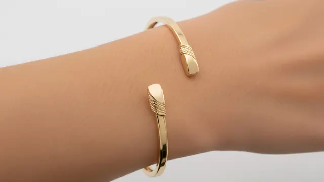 Gelang Bangle Emas Polos Elegan untuk Idul Fitri 2026