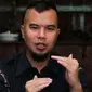 Ahmad Dhani adalah musisi Indonesia yang dikenal karena membentuk band Dewa 19