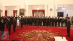 Presiden Joko Widodo (Jokowi) melantik tujuh komisioner KPU dan lima komisioner Bawaslu periode 2017-2022 di Istana Negara, Selasa (11/4). Pelantikan digelar berdasarkan keputusan yang telah ditetapkan pada 10 April 2017. (Liputan6.com/Angga Yuniar)