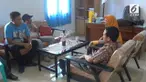 Pelaku menyimpan dendam terhadap sang guru lantaran pernah ditegur karena tidak masuk sekolah tanpa pemberitahuan.