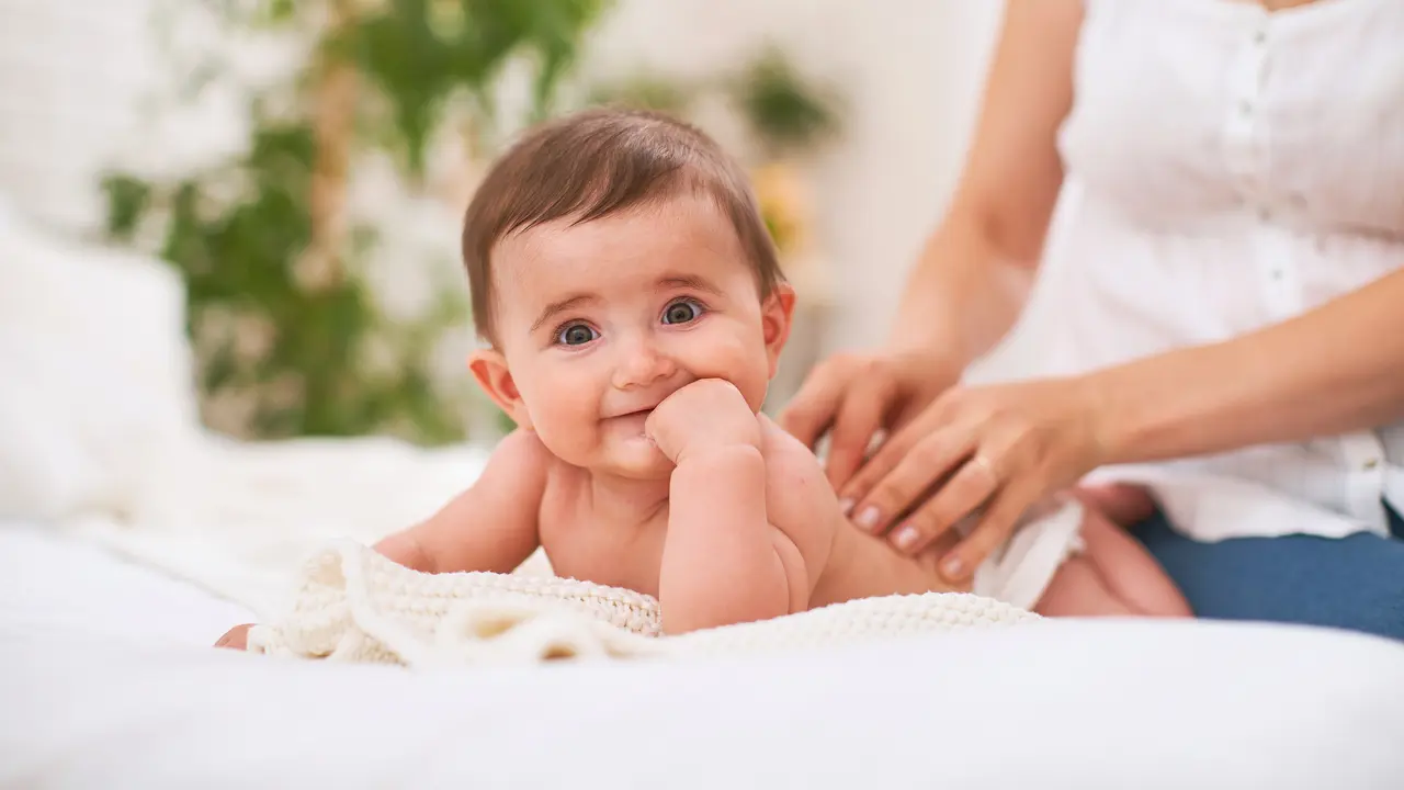 Memijat bayi