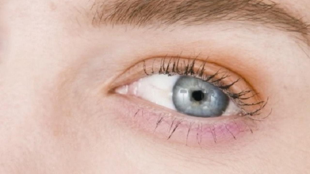 Tampil Cantik dan Segar dengan Riasan Mata Warna Peach