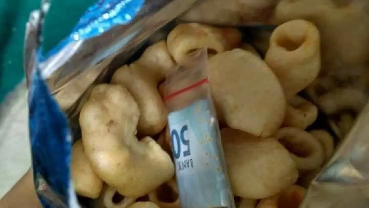 Viral, Snack Makaroni Berisikan Uang Rp 50 ribu