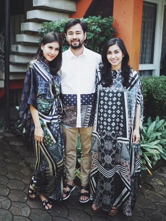 Biasanya, Syahnaz dibantu oleh asisten rumah tangga di kediamannya. Namun, karena para pembantunya tersebut mudik Lebaran, Syahnaz dan suaminya harus mengurus sendiri segala sesuatunya. (Foto: instagram.com/syahnazs)