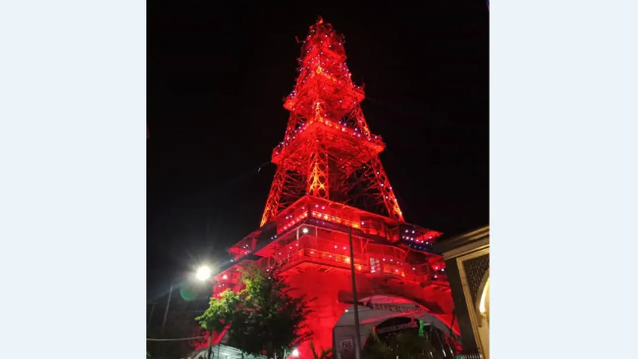 Kemegahan Cahaya Warna Pakaya Tower di Gorontalo