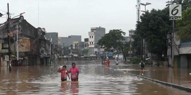 VIDEO: Banjir Kampung Melayu, Aktivitas Ekonomi Lumpuh