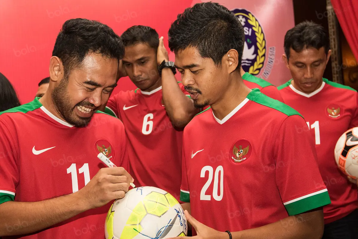 Mantan Kapten Timnas Indonesia, Ponaryo Astaman dan Bambang Pamungkas