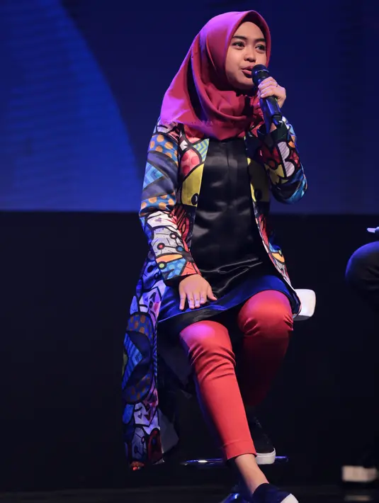 Salah satu yang berbagi pengalaman adalah selebgram Ria Ricis. Perempuan cantik berhijab itu berbagi pengalamannya yang selama ini dilakukan dalam dunia online. (Adrian Putra/Bintang.com)