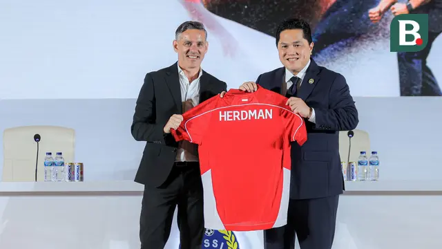 Foto: Ajak Keluarga, John Herdman Resmi Diperkenalkan Sebagai Pelatih Baru Timnas Indonesia