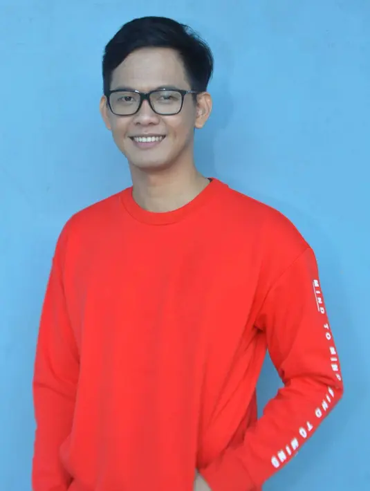 "Yang aku tau beliau itu seorang penyanyi, seorang host dan aku nggak tau sampai sejauh mana dan aku cuma liat di infotainment," lanjut pemeran sinetron Tukang Bubur Naik Haji itu. (Nurwahyunan/Bintang.com)