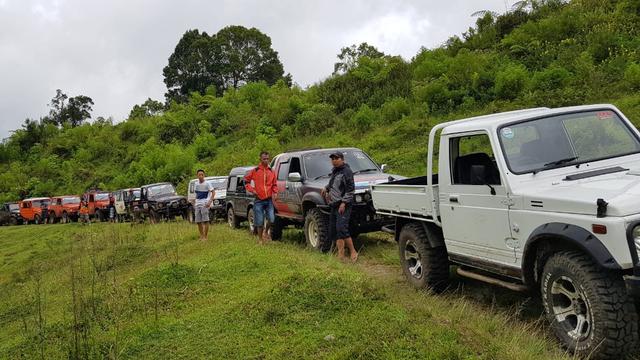 Deretan kendaraan offroad saat survei awal kejuaraan Cikuray Adventure Garut