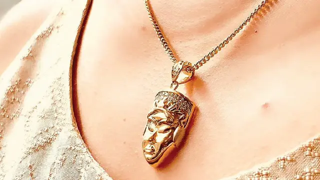 Sosok Tara yang Welas Asih Diabadikan dalam Perpaduan Koleksi Kebaya dan Perhiasan Era Soekamto