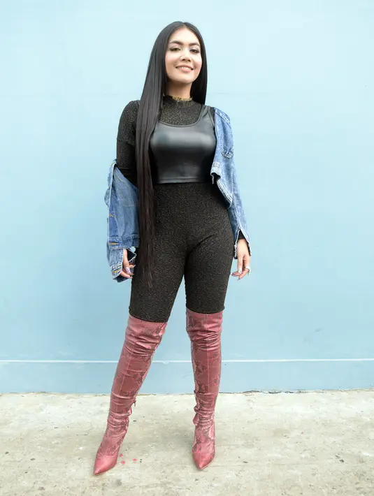 Sebalum kembali ke musik yang digeluti, Denada sempat menyanyi dangdut. Kini, janda satu anak itu kembali ke jalur musik rap. Dan nama Nicky Minaj sebagai salah satu referensinya dalam bermusik. (Nurwahyunan/Bintang.com)
