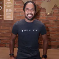 Berbeda dengan Fajar Arifan penggebuk drum Alexa. Fajar telah menjalani olahraga lala Ironman 70.3. (Andy Masela/Bintang.com)