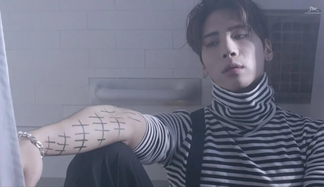 Banyak warganet yang menduga jika Jonghyun benar-benar tersiksa dan mengalami depresi berat. (foto: koreaboo.com)