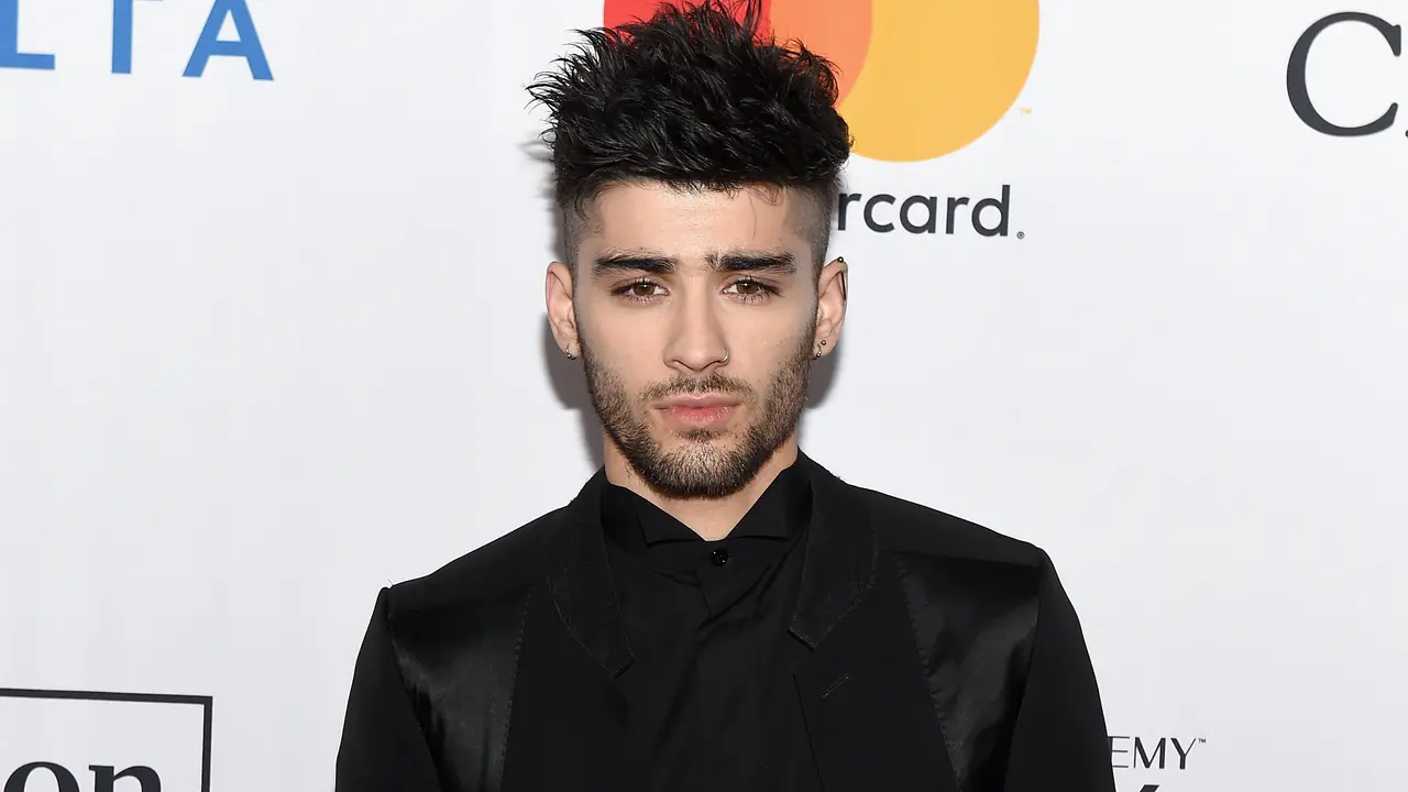 [Bintang] 5 Kode Zayn Malik Siap Rilis Album Kedua