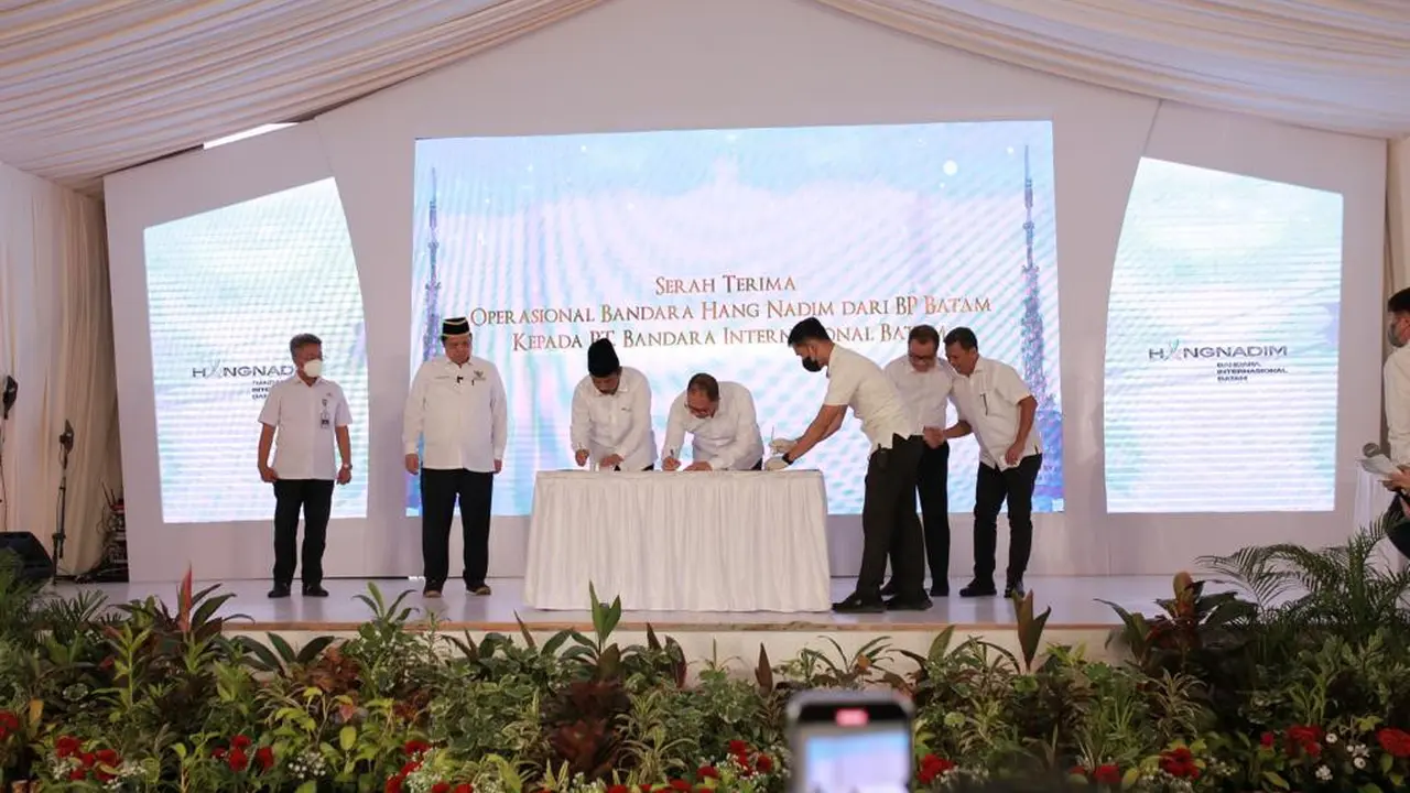 Bandara Hang Nadim Batam resmi dikelola perusahaan konsorsium PT Bandara Internasional Batam (BIB).