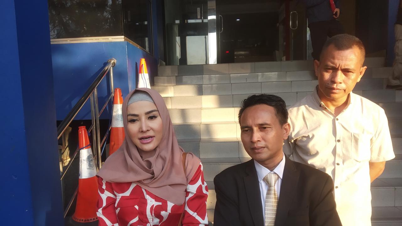 Cynthiara Alona polisikan mantan kuasa hukumnya atas dugaan pencurian