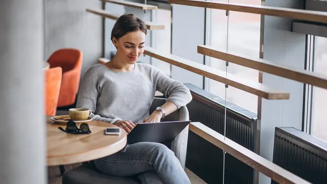 wanita oktober tenang elegan