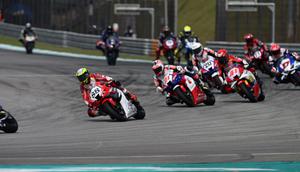 Pembalap AHRT, M. Adenanta Putra (nomor motor 88) pada balapan seri pembuka ARRC 2026 di Sepang, Malaysia. (Astra Honda Racing Team)