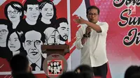 Pembina relawan Jokowimotion, Fadjroel Rachman memberikan sambutan saat acara deklarasi dukung Jokowi-Ma'ruf Amin di Jakarta, Minggu (28/10). (Merdeka.com/Iqbal S. Nugroho)