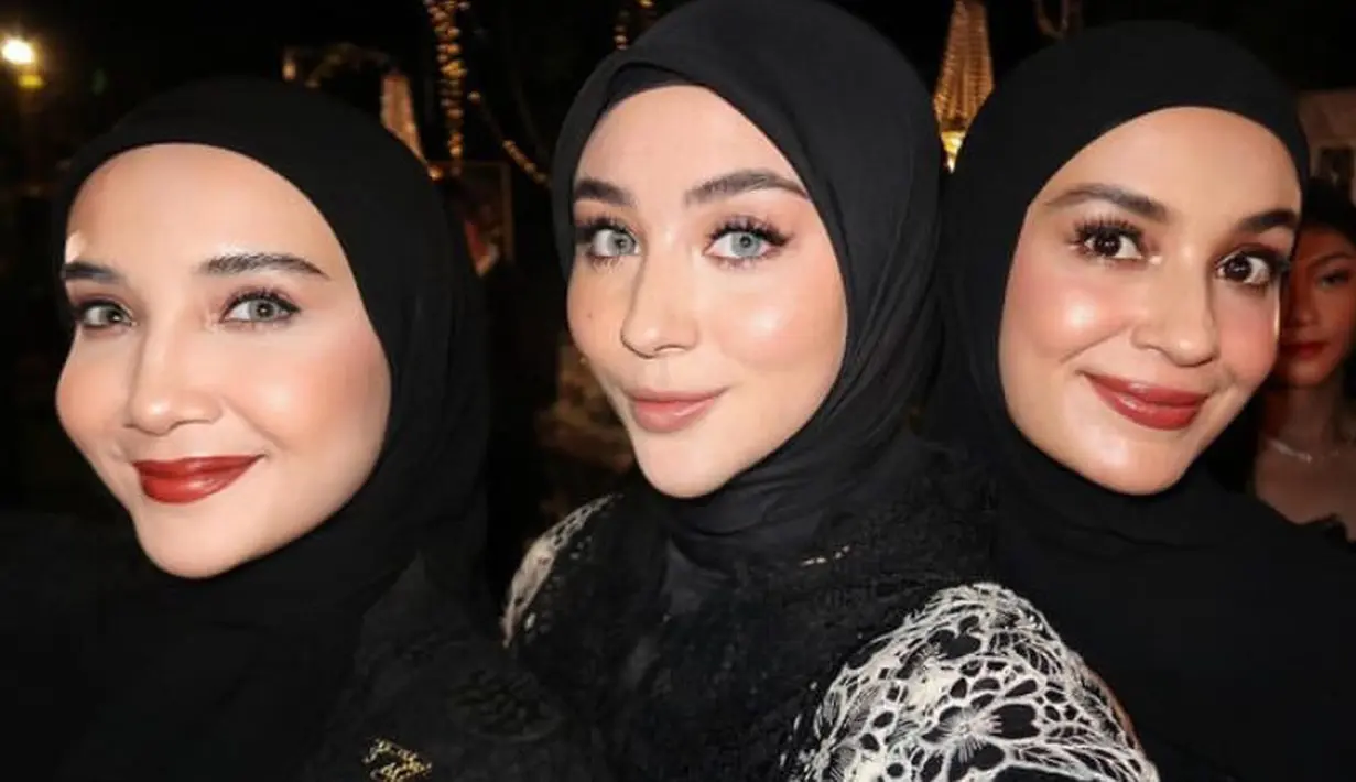 <p>Ketiganya pun sama-sama memiliki wajah khas perempuan Arabian. Zaskia dan Shireen Sungkar kompak dengan lipstik merah matte dan blush on coral di tulang pipinya. [@shireensungkar]</p>