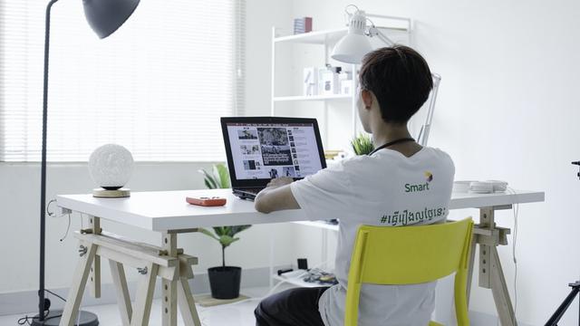 Kerja dari Rumah atau WFH. Foto: Unsplash/SCREEN POST