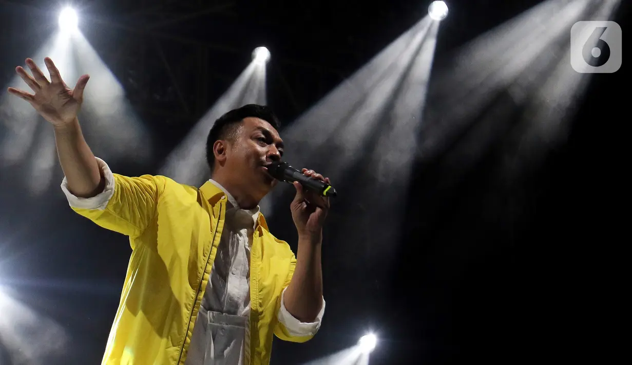 KapanLagi Buka Bareng 2023 merupakan gabungan dari festival musik dan kuliner yang diadakan bagi para penikmat makanan dan musik. Ada sekitar 15 tenant yang siap menyediakan makanan nikmat bagi pengunjung yang hadir. (Liputan6.com/Herman Zakharia)