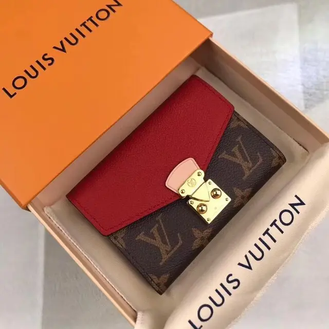 Kesal Dapat Dompet LV Seharga Rp 7 Juta dari Pacar, Alasan Wanita Ini Bikin Geleng Kepala