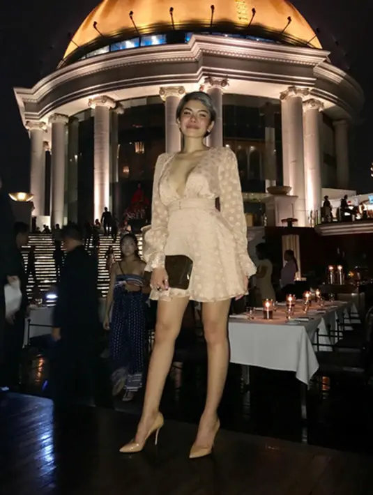 Meski telah beberapa kali mengklarifikasi terkait cuitan yang diduga menyinggung Panglima TNI Gatot Nurmantyo, Nikita Mirzani tetap di laporkan ke Polisi juga ke Komisi Penyiaran Indonesia (KPI). (Instagram/nikitamirzanimawardi_17)