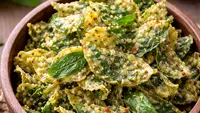 Cara Membuat Keripik Daun Kemangi, Gurih dan Tidak Langu