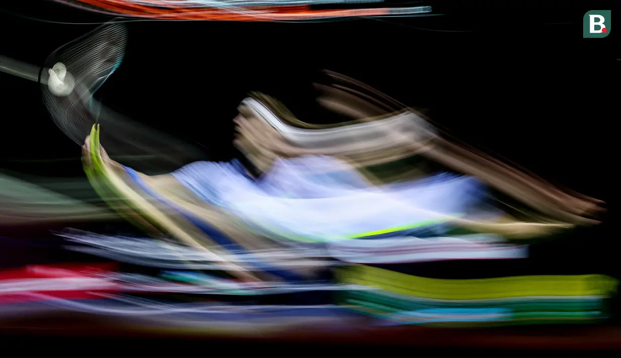Pebulu tangkis tunggal putra Denmark, Viktor Axelsen, tampil luar biasa di sepanjang gelaran Indonesia Open 2022. Pemain nomor satu dunia itu berhasil menjadi raja sektor tunggal putra dan sekaligus menyandingkan gelar juara Indonesia Masters dan Indonesia Open 2022. (Bola.com/Bagaskara Lazuardi)