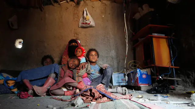 Derita Anak-Anak Yaman di Kamp Pengungsian