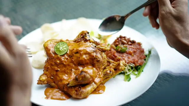 Ayam Taliwang: Perpaduan Pedas, Manis, dan Kaya Rempah