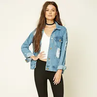 Gaya makin keren dengan kalung chocker. (pinterest)