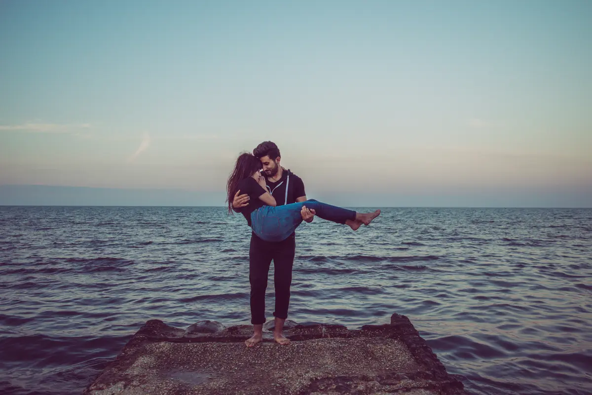 Kenali Apa Itu Honeymoon Phase dalam Menjalani Hubungan dengan Pasanganmu