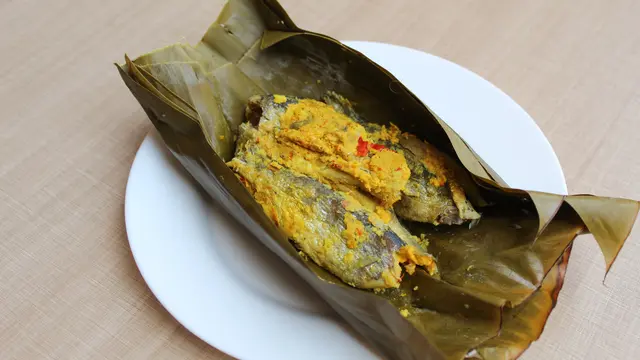 pepes bumbu kunyit