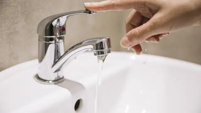 Membersihkan Anggota Tubuh dari Kuman