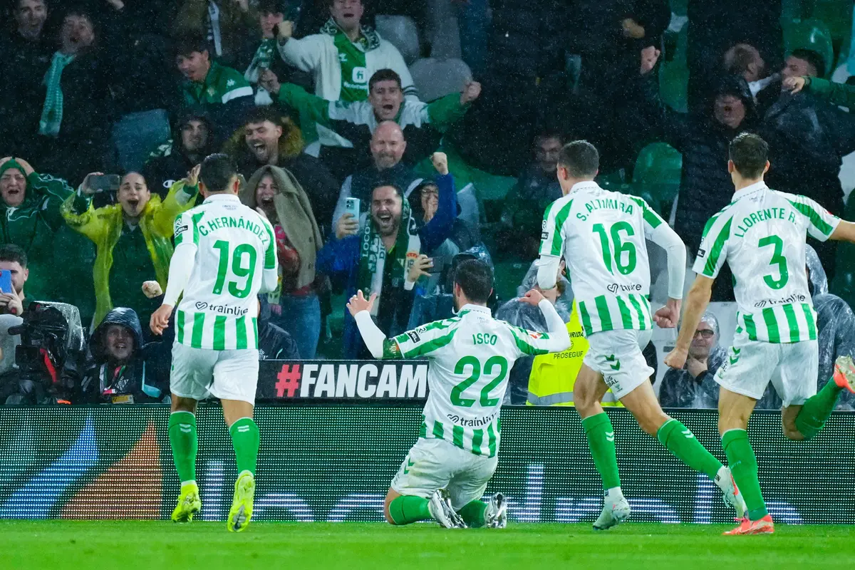 Foto: Isco Sang Mantan yang Jadi Mimpi Buruk, Real Betis Pecundangi Madrid di Liga Spanyol