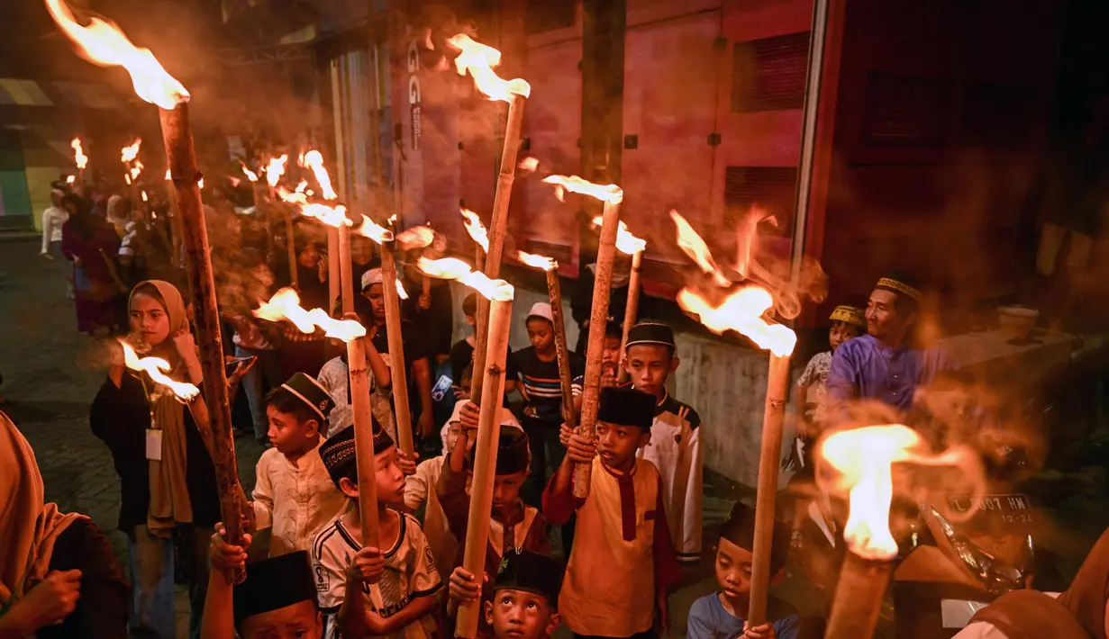 Sidang Isbat penentuan 1 Syawal 1446 Hijriah dihadiri sejumlah perwakilan duta besar negara sahabat, ahli falak, dan perwakilan Ormas Islam. (JUNI KRISWANTO/AFP)