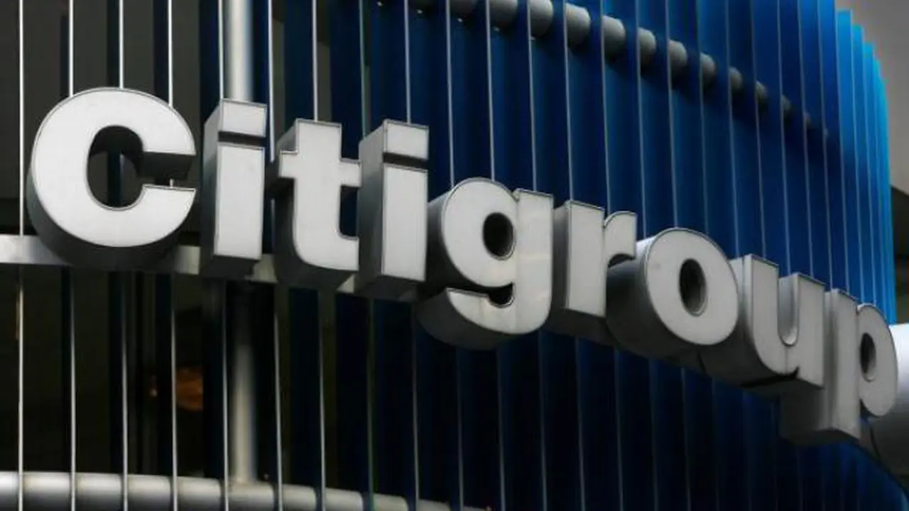 Citigroup Inc pernah melakukan PHK massal pada 52 ribu pegawai 2