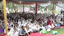 Suasana ramadan mubarak buka puasa bersama  1000 anak yatim piatu dhuafa dan disabilitas di Gunung Putri, Bogor, Sabtu, (02/6). Kegiatan ini digelar Yayasan Pundi Amal Peduli Kasih Indosiar dan SCTV (SCM). (Liputan6.com/Herman Zakharia)